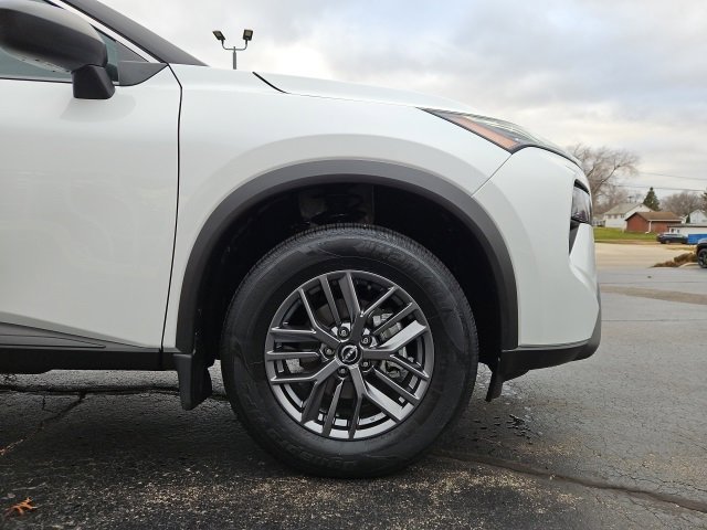 Used 2024 Nissan Rogue S image 10