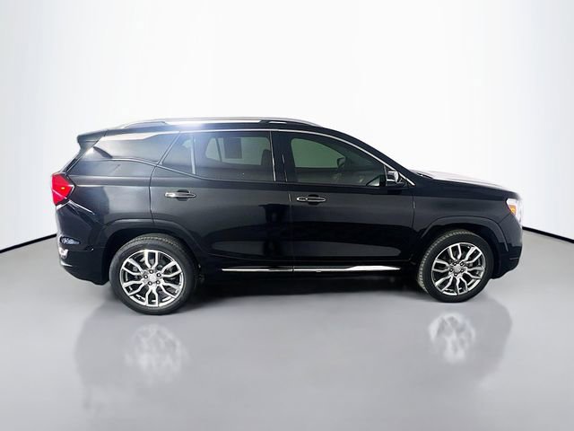 Used 2024 GMC Terrain Denali w/ Denali Premium Package image 9