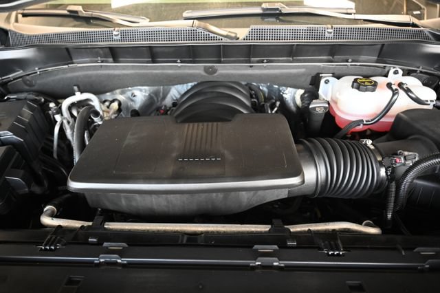 Used 2025 Chevrolet Suburban High Country AWD/4WD image 39