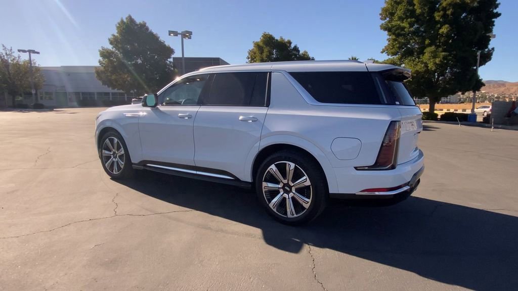 Used 2026 Cadillac Escalade IQL Luxury image 6