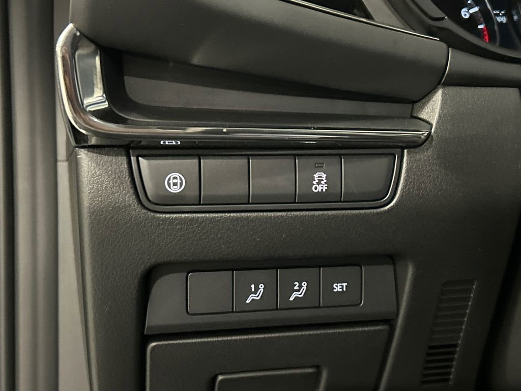 Used 2019 MAZDA MAZDA3 Hatchback w/ Premium Package image 19