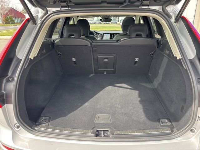 Used 2025 Volvo XC60 B5 Plus w/ Climate Package AWD/4WD image 11