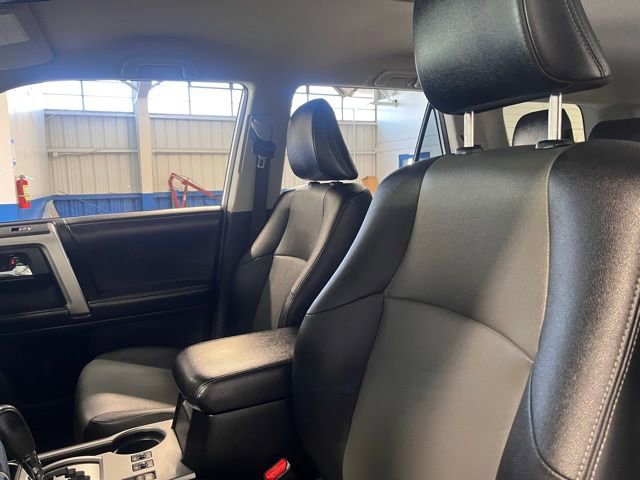 Used 2018 Toyota 4Runner SR5 Premium image 23