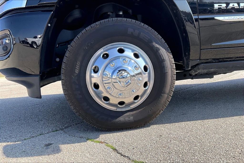 Used 2024 RAM 3500 Limited AWD/4WD image 8