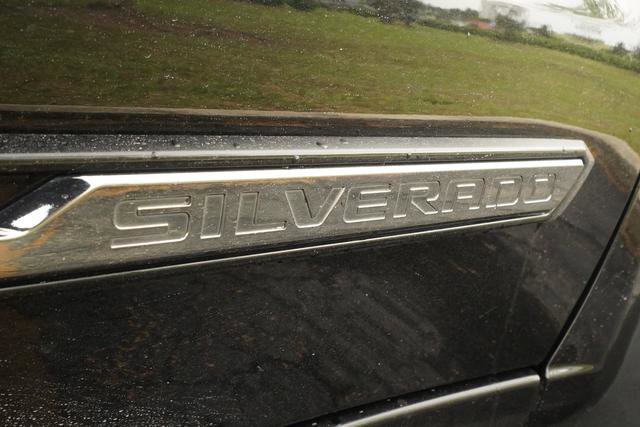 Used 2025 Chevrolet Silverado 1500 High Country w/ High Country Premium Package AWD/4WD image 47