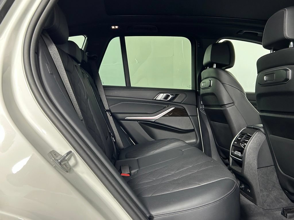 Used 2024 BMW X5 xDrive40i AWD/4WD image 13