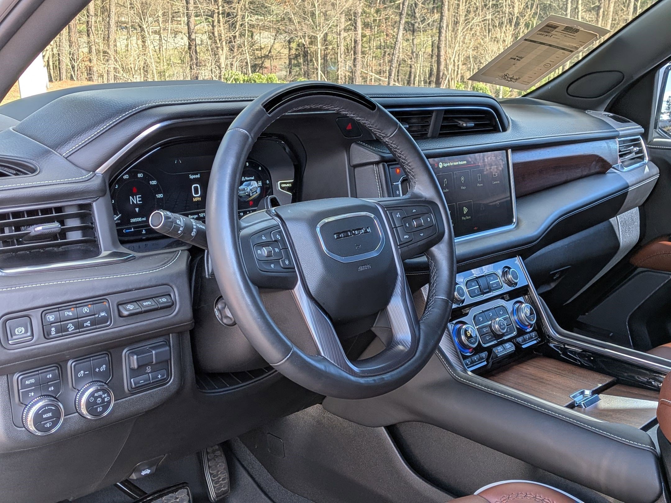 Used 2024 GMC Yukon XL Denali Ultimate image 12