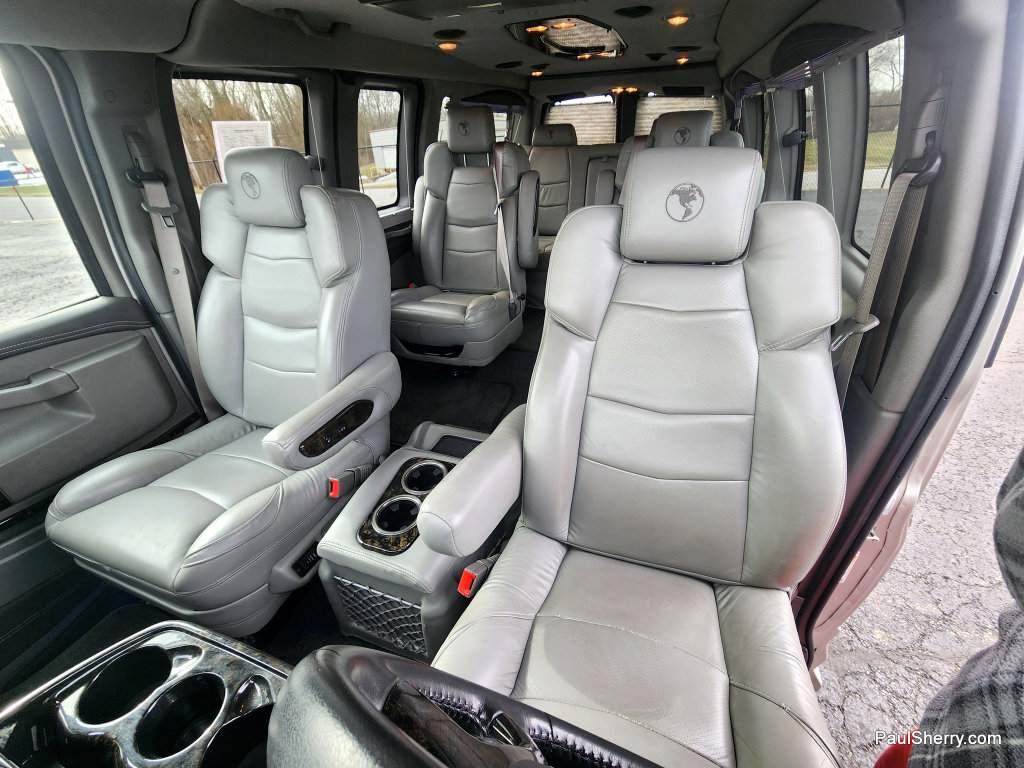 Used 2022 GMC Savana 2500 w/ Enhanced Convenience Package image 40