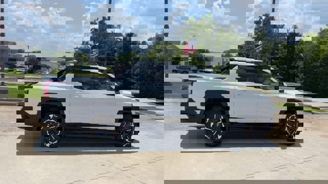 New 2026 Chevrolet Silverado EV LT image 9
