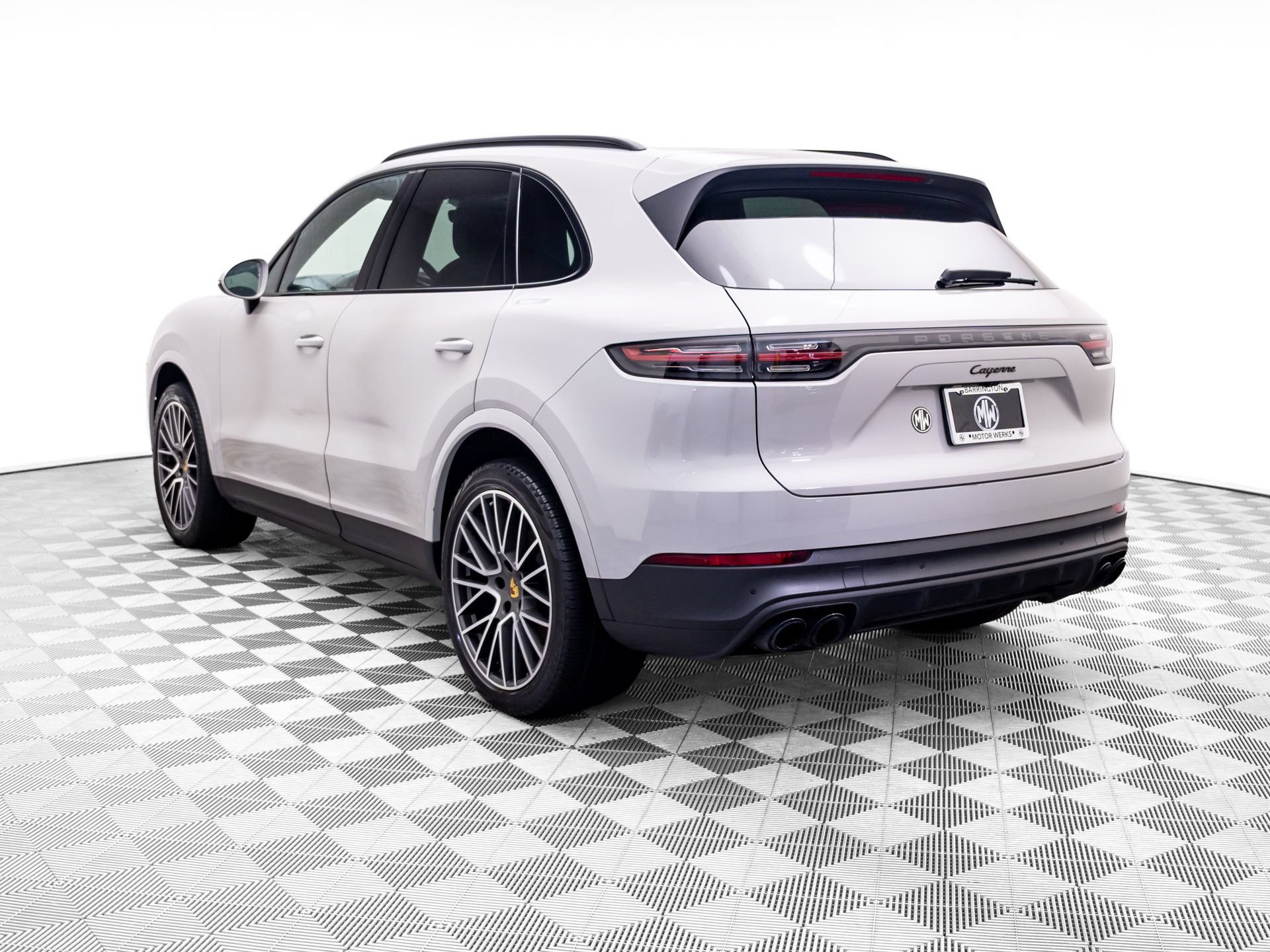 Certified 2023 Porsche Cayenne AWD/4WD image 3