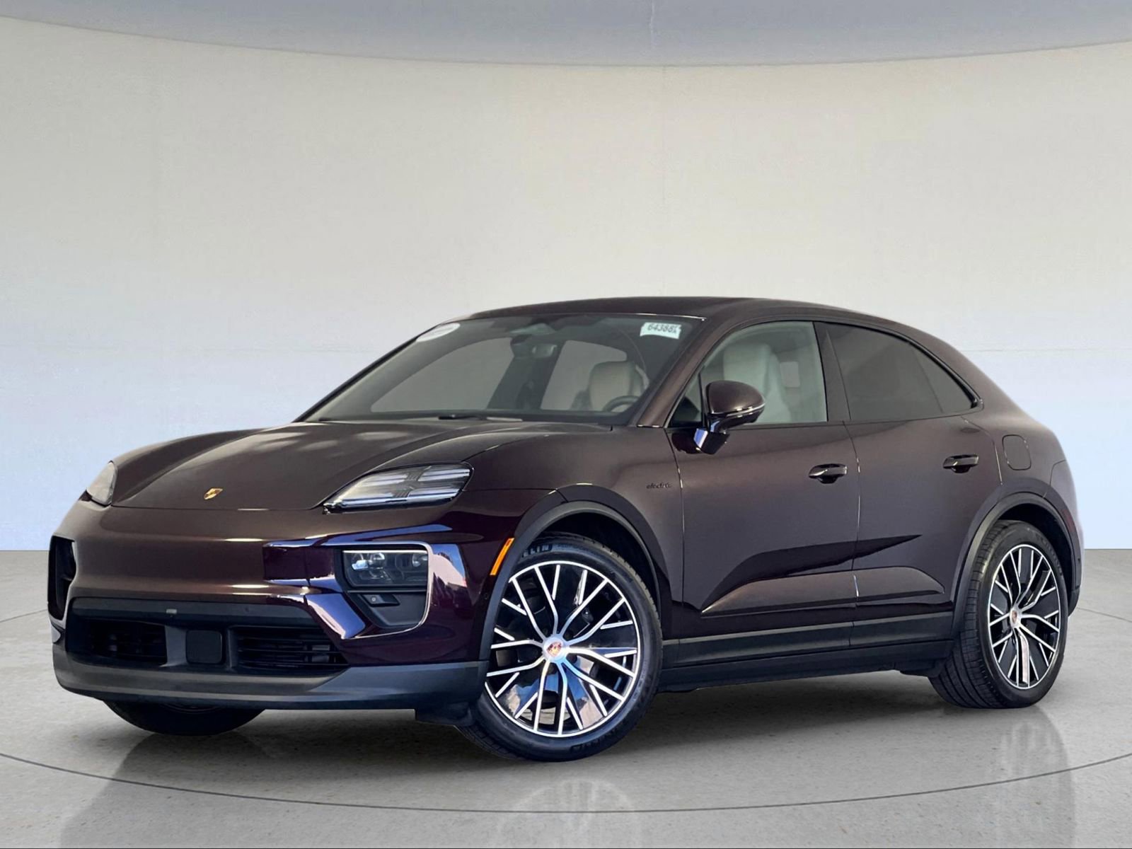 Certified 2025 Porsche Macan Electric image 1