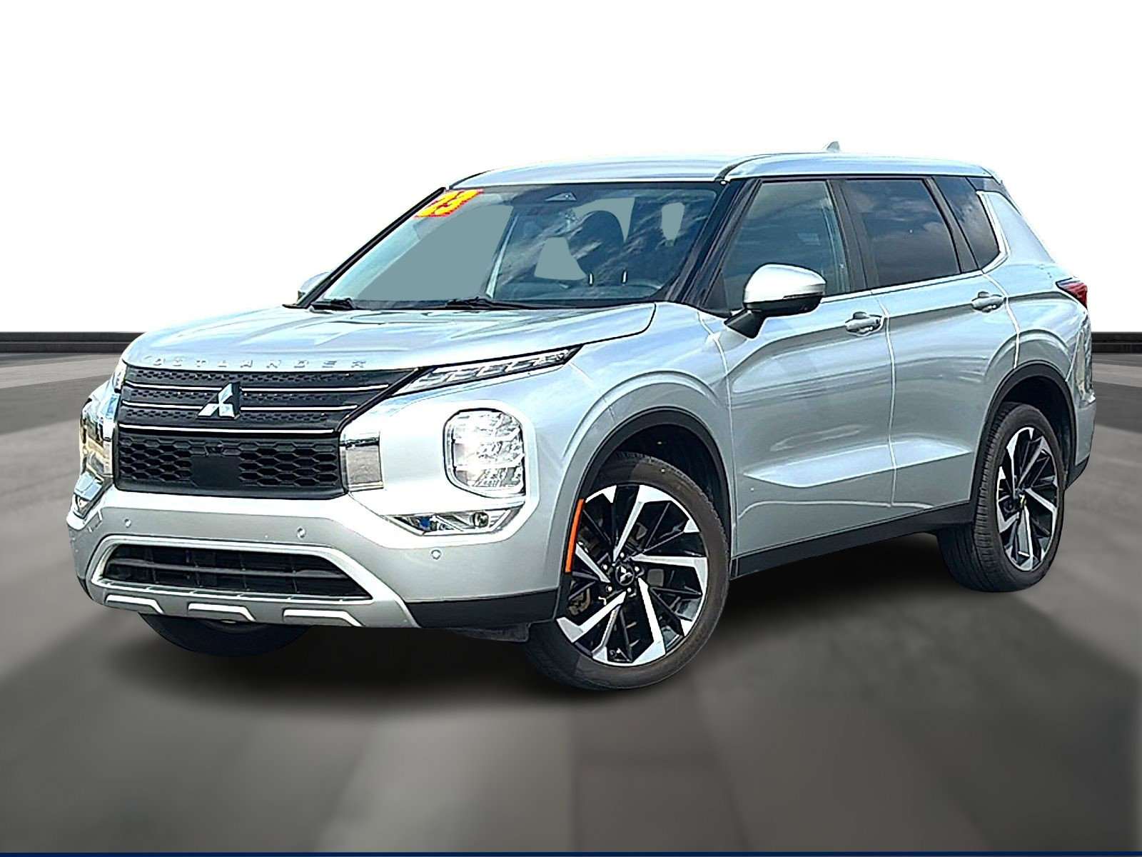 Used 2023 Mitsubishi Outlander SE FWD image 1