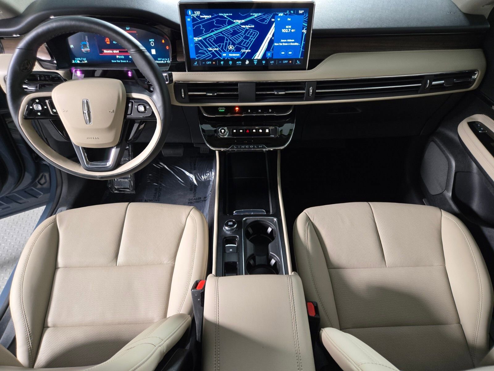 Used 2026 Lincoln Corsair Reserve image 13