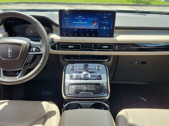 Certified 2022 Lincoln Nautilus FWD w/ Premium Package image 19