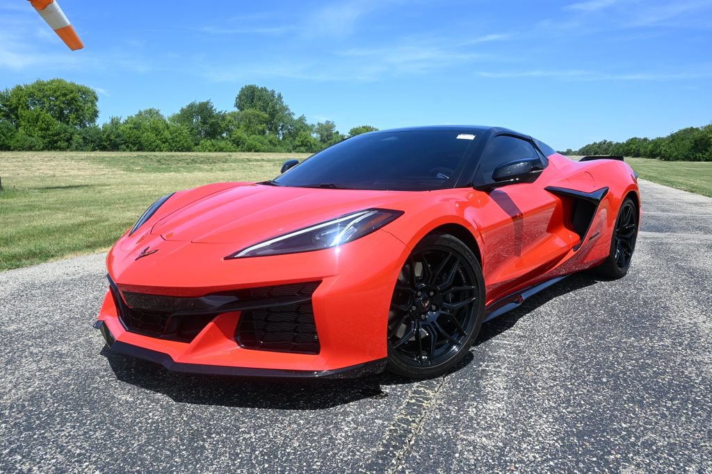 Used 2026 Chevrolet Corvette Z06 w/ Stealth Interior Trim Package RWD image 7