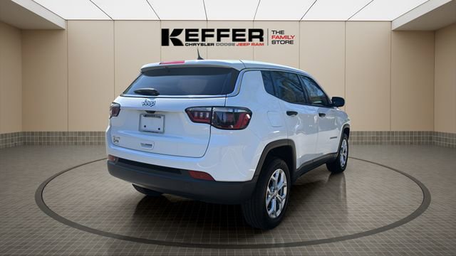 Used 2024 Jeep Compass Sport image 5