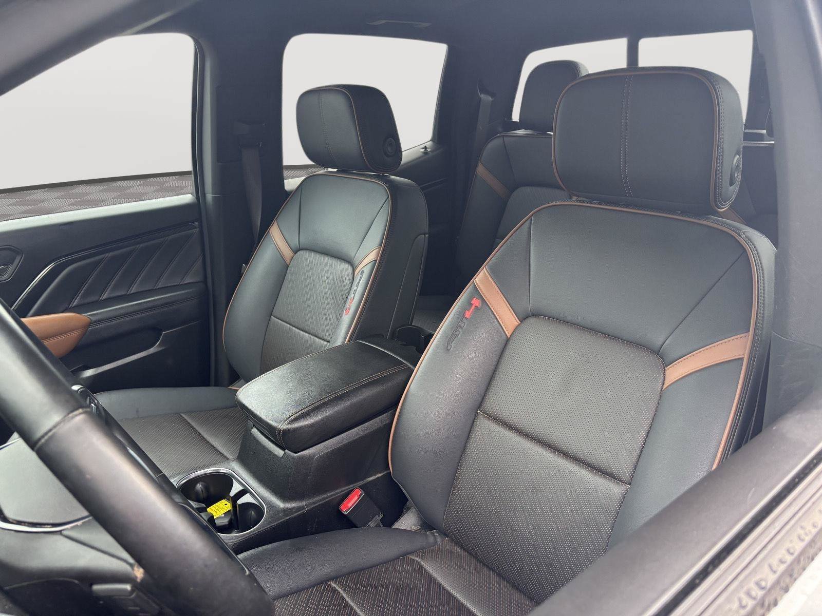 Used 2024 GMC Canyon AT4 w/ AT4 Premium Package AWD/4WD image 21
