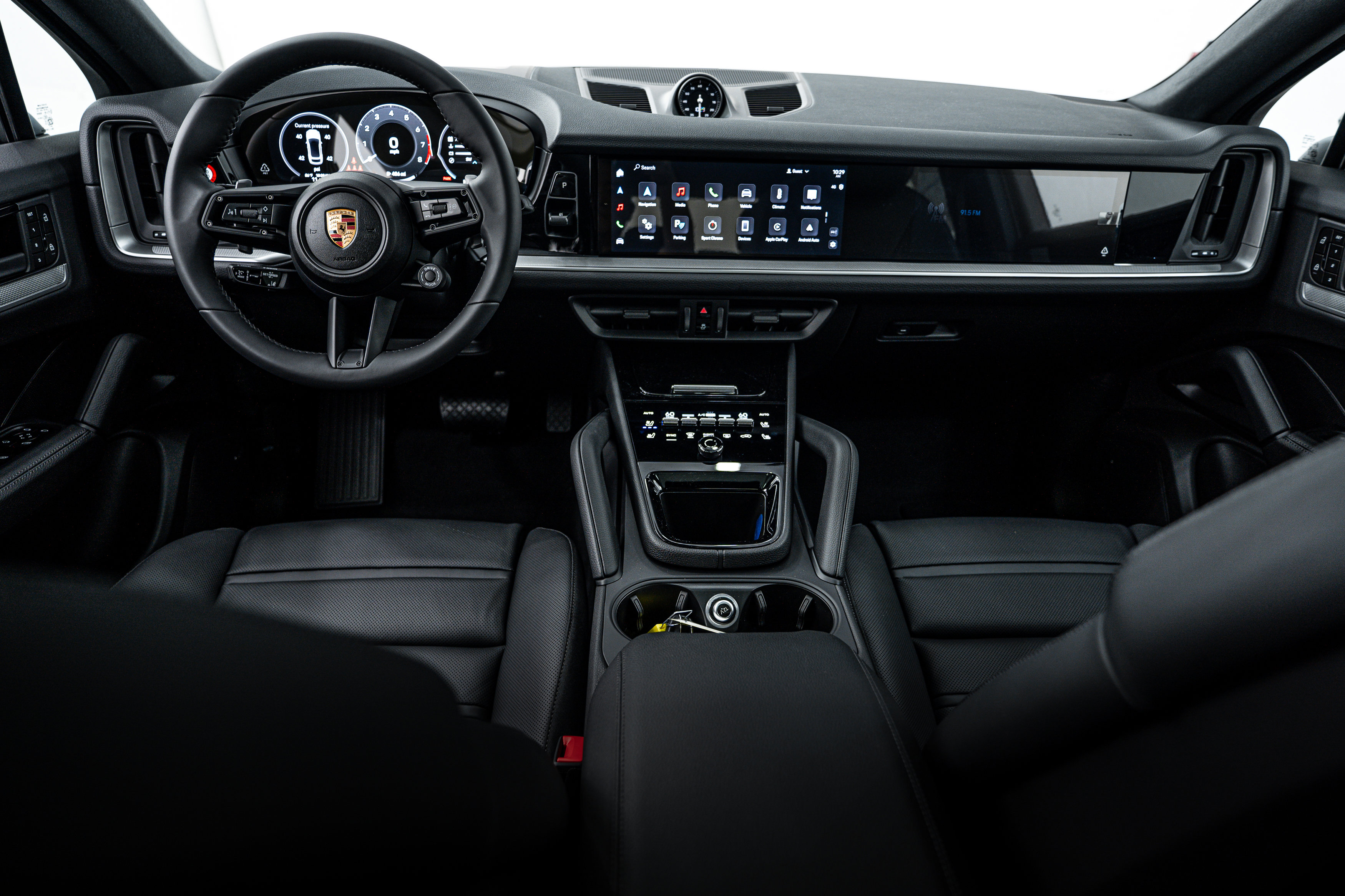 Certified 2025 Porsche Cayenne Coupe image 12