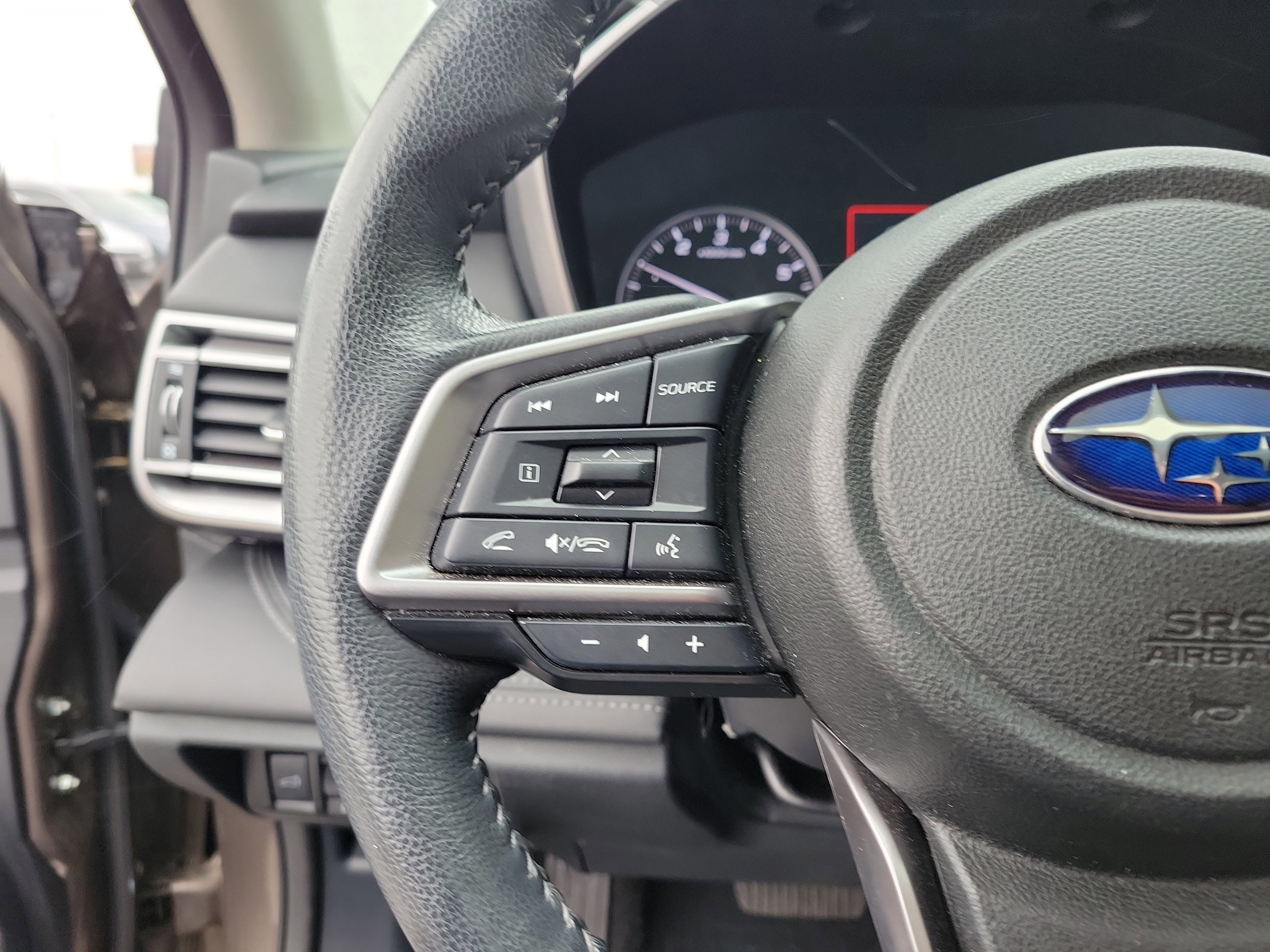 Used 2023 Subaru Outback Limited image 22