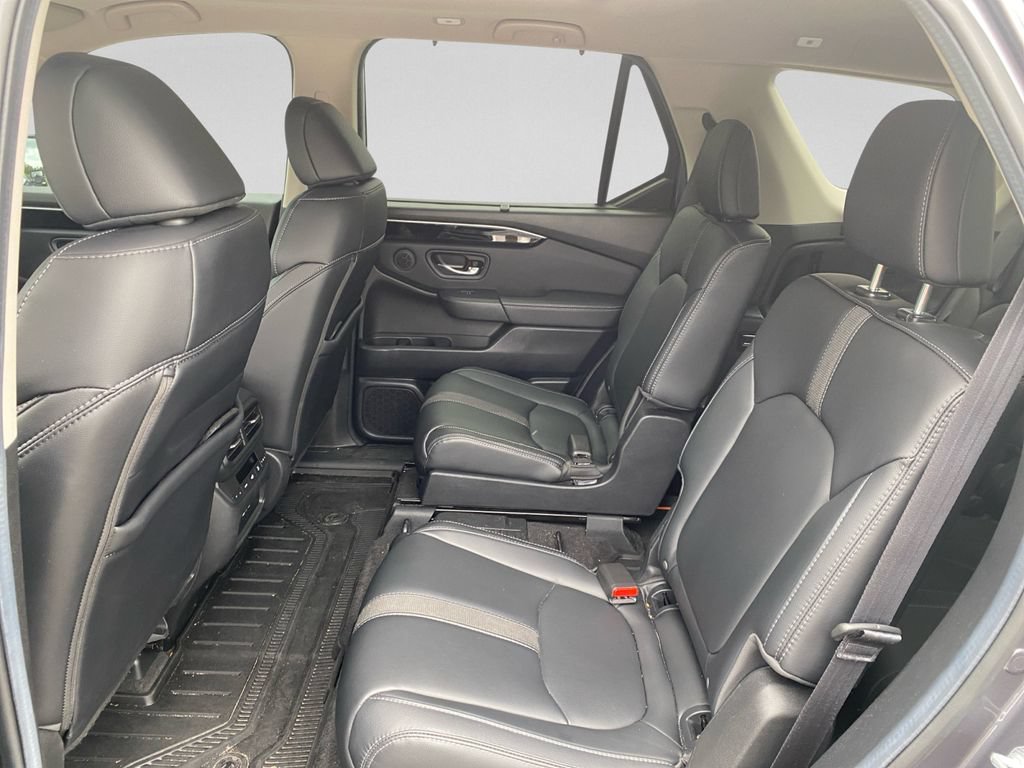 Used 2025 Honda Pilot Touring image 25