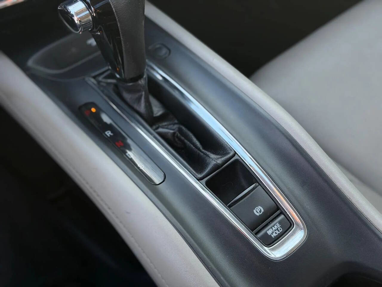 Used 2016 Honda HR-V EX-L image 17