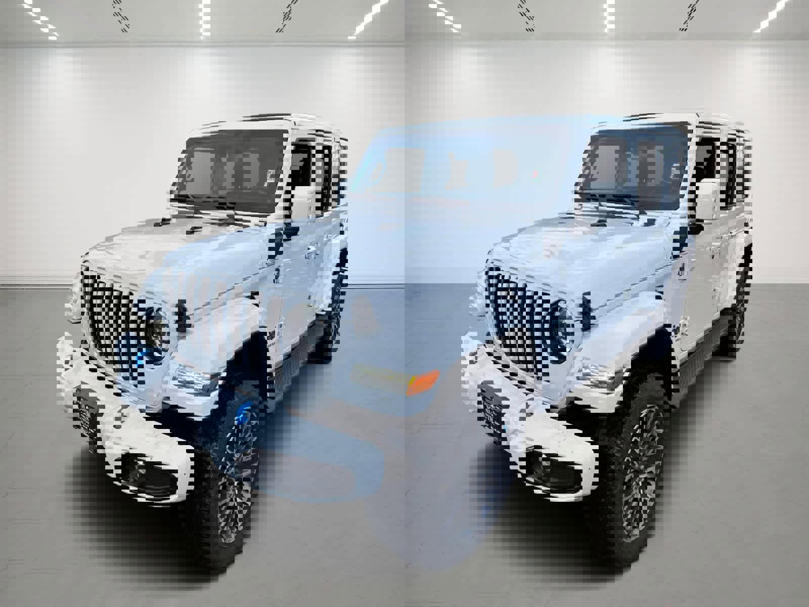 Used 2023 Jeep Wrangler Unlimited Sahara image 2