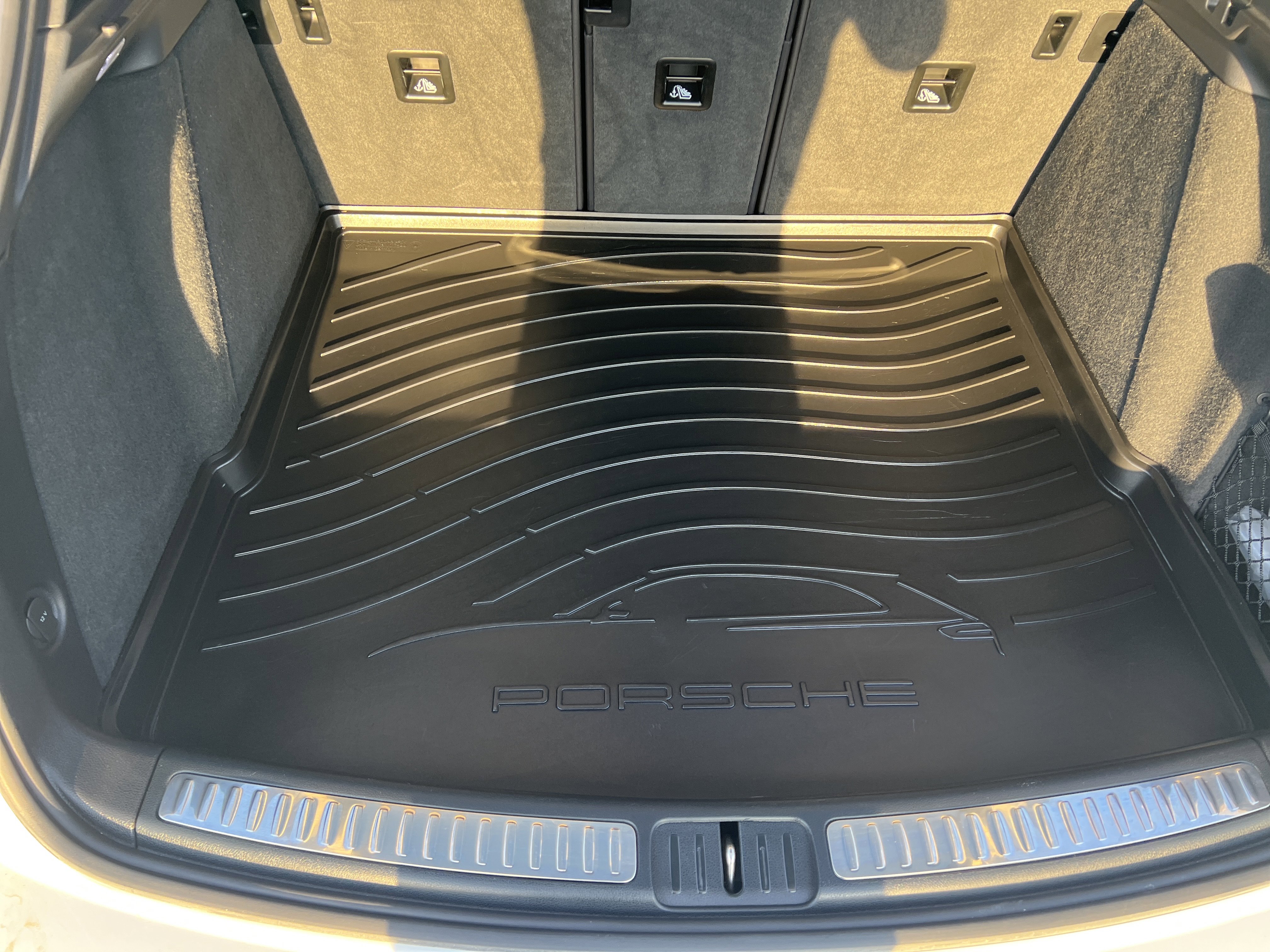 Used 2024 Porsche Macan image 31