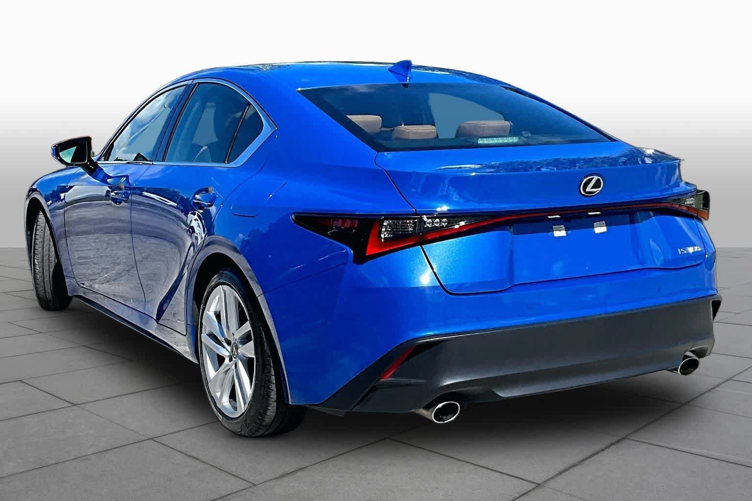 Used 2023 Lexus IS 300 w/ Comfort Package RWD image 12