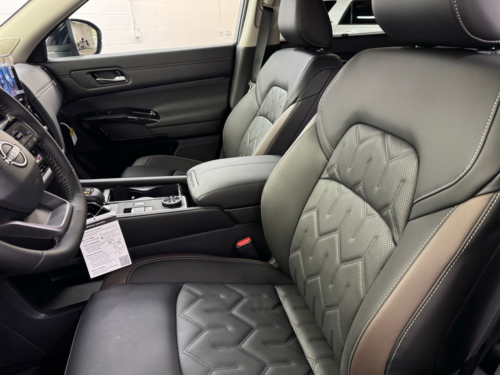 New 2026 Nissan Pathfinder Platinum image 11