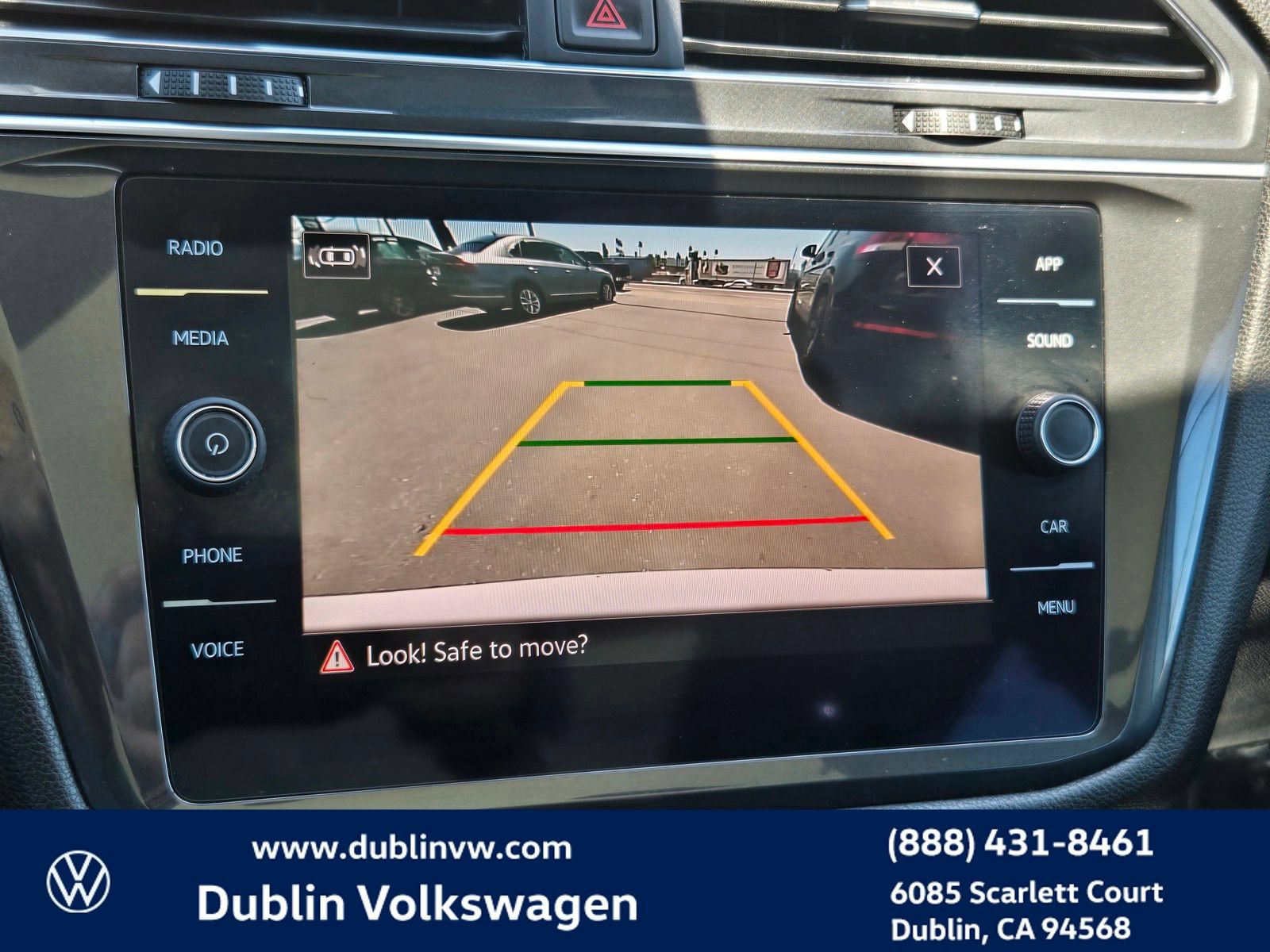 Certified 2023 Volkswagen Tiguan SE w/ Panoramic Sunroof Package FWD image 15