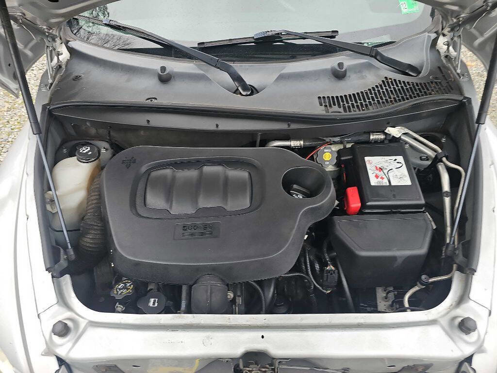 Used 2011 Chevrolet HHR LT image 19