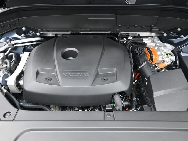 New 2026 Volvo XC90 T8 Plus w/ Protection Package Premier image 32