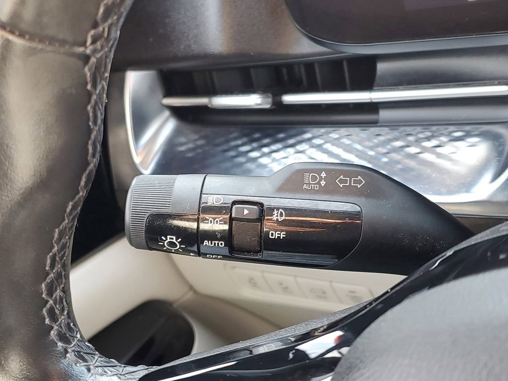 Used 2022 Kia Carnival SX Prestige image 17