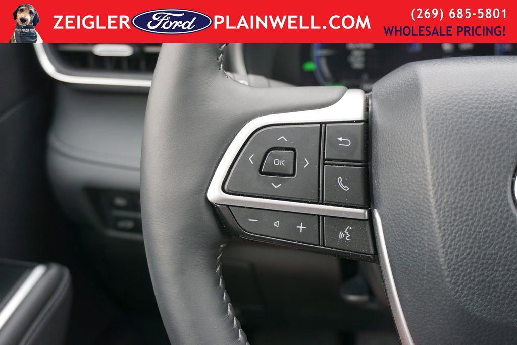 Used 2025 Toyota Highlander Platinum image 29