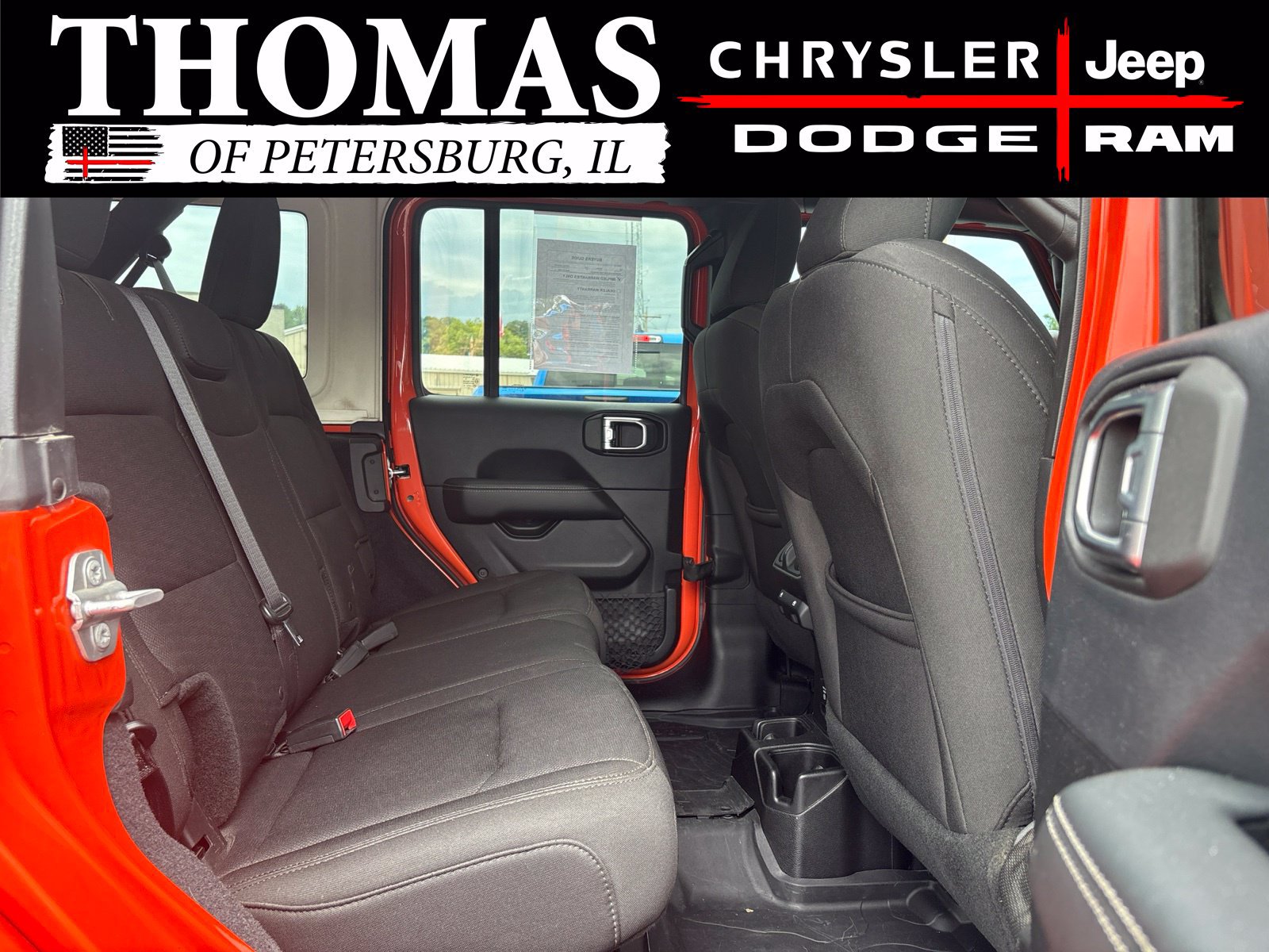 Used 2018 Jeep Wrangler Unlimited Sahara w/ Cold Weather Group AWD/4WD image 24
