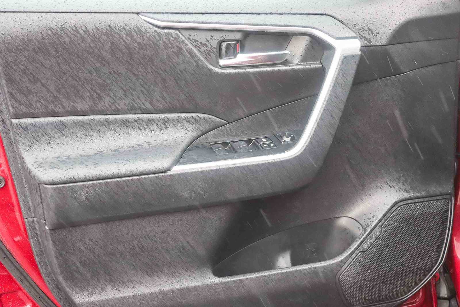 Used 2021 Toyota RAV4 XLE image 17