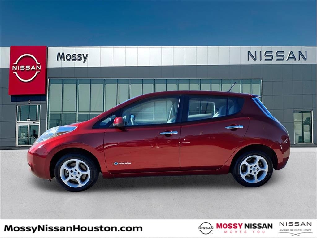 Used 2014 Nissan Leaf SV w/ LED & Quick Charge Package image 4