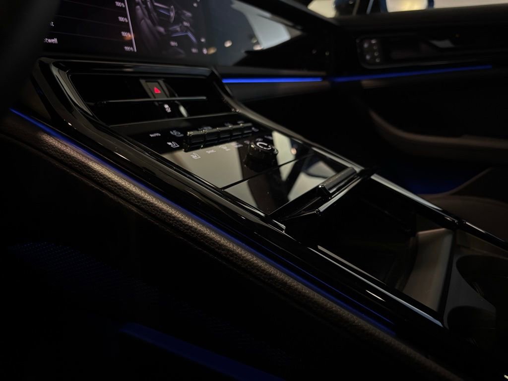 Used 2026 Porsche Panamera image 24