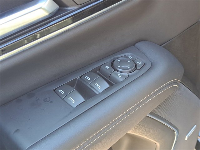 Used 2025 GMC Yukon XL Elevation image 20