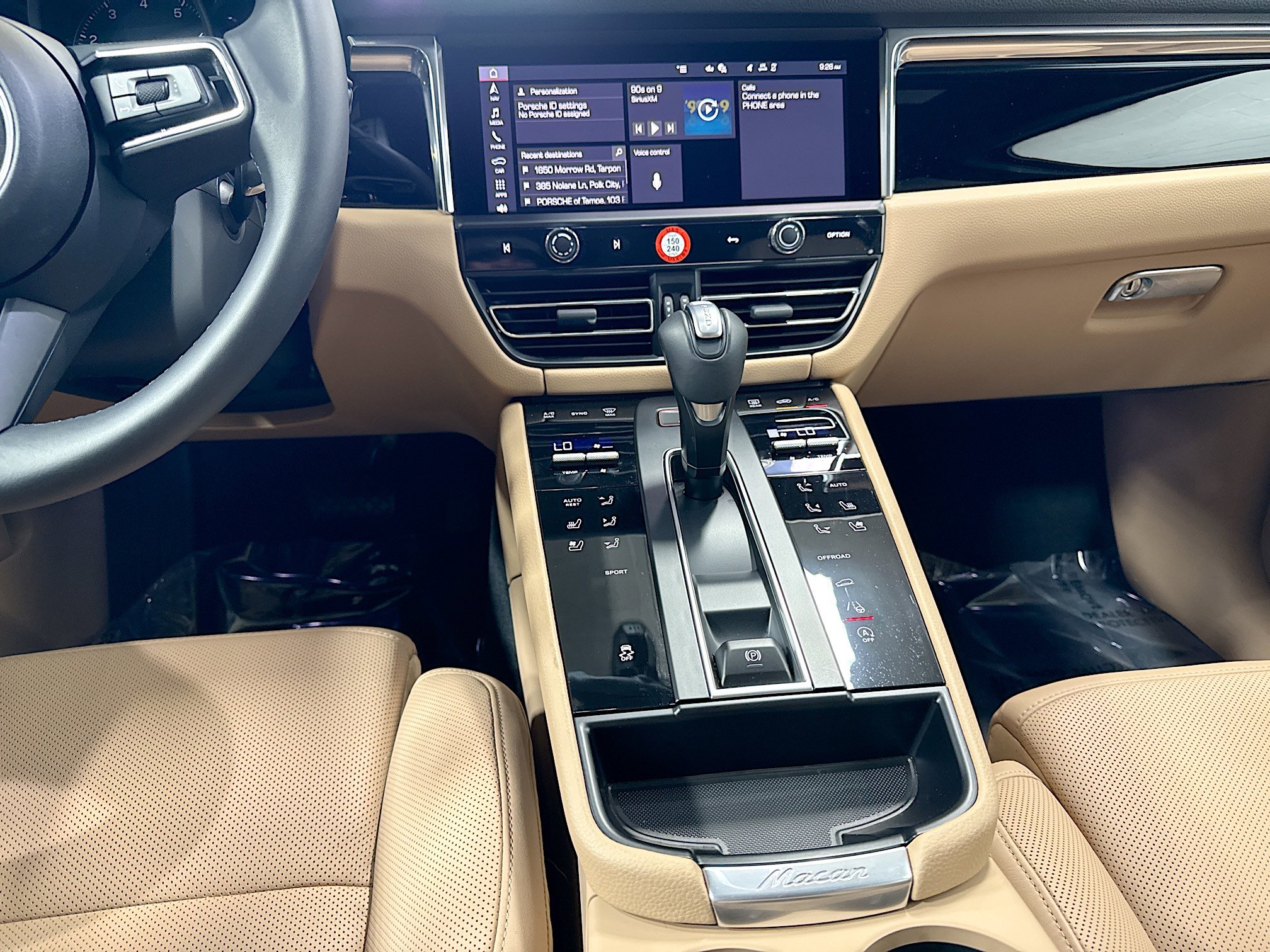 Certified 2026 Porsche Macan AWD/4WD image 19