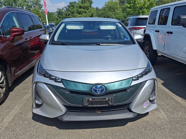 Used 2017 Toyota Prius Prime Advanced w/ Carpet Mat Package FWD image 2