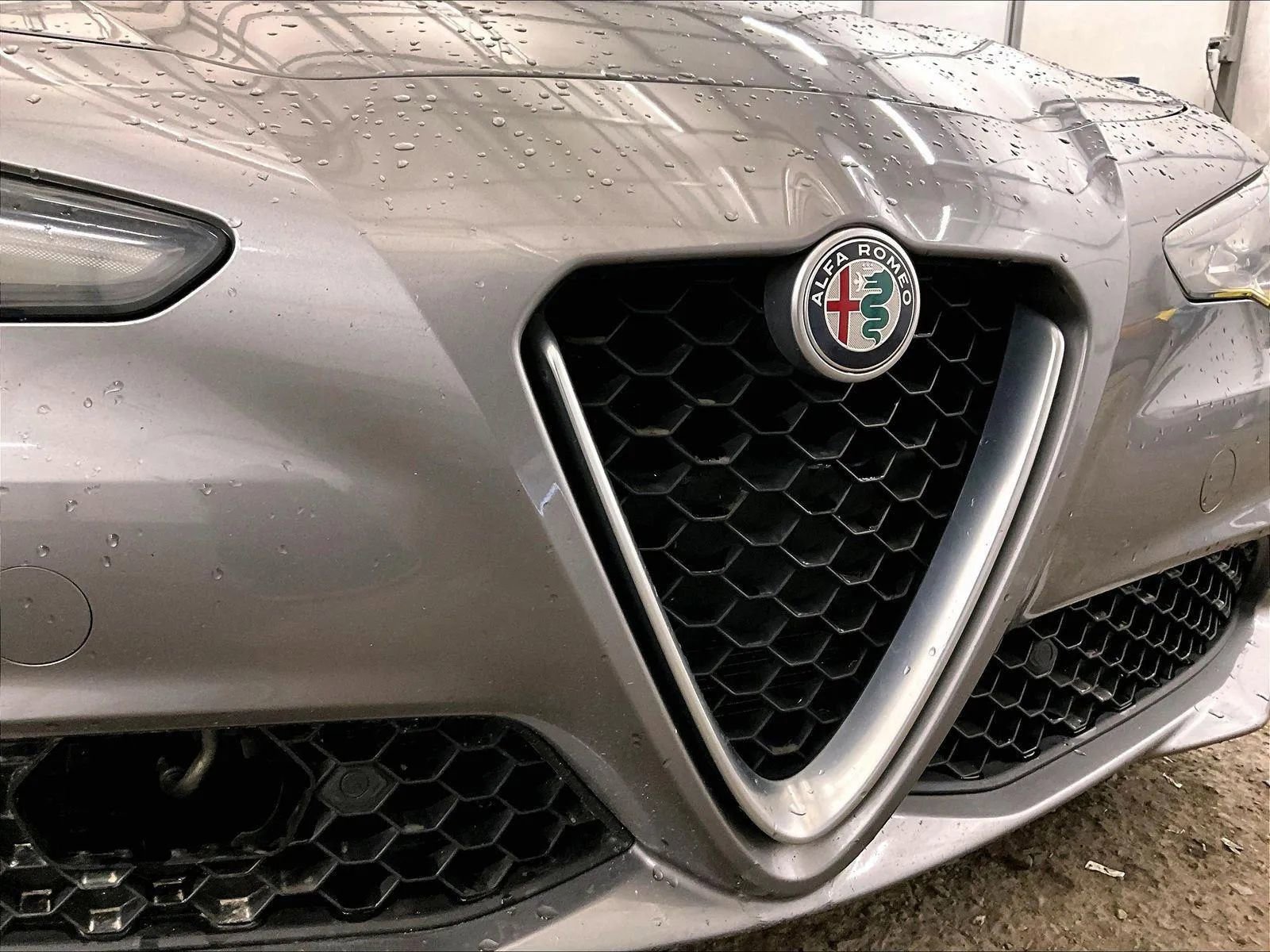 Used 2018 Alfa Romeo Giulia Ti RWD image 31