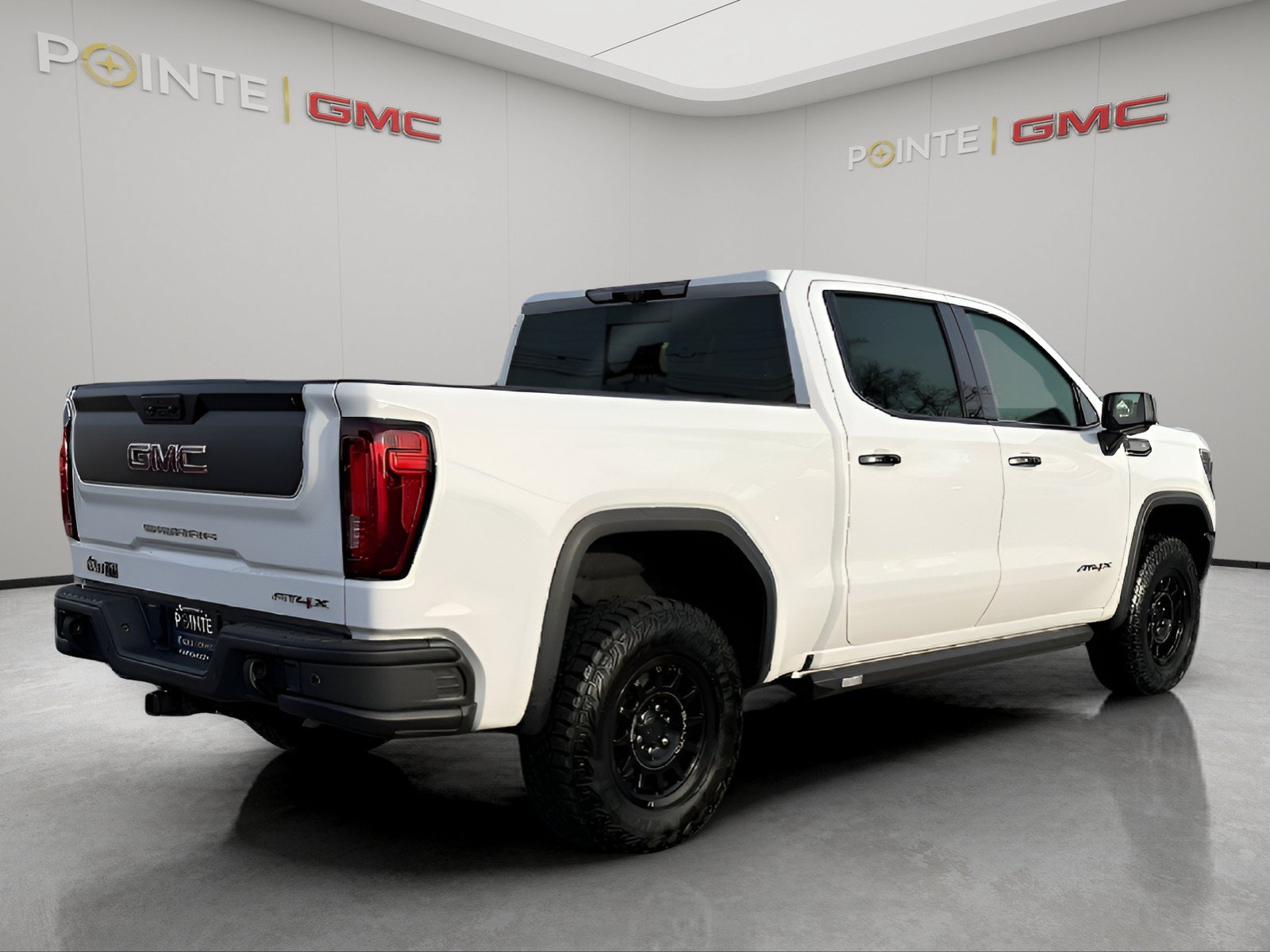 Used 2023 GMC Sierra 1500 AT4X w/ AT4X AEV Edition AWD/4WD image 5