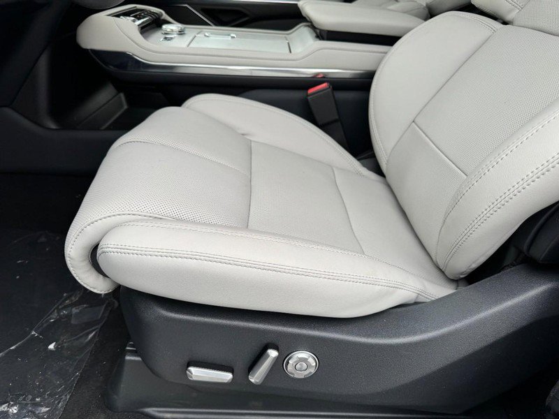 New 2025 Lincoln Navigator L Reserve image 26