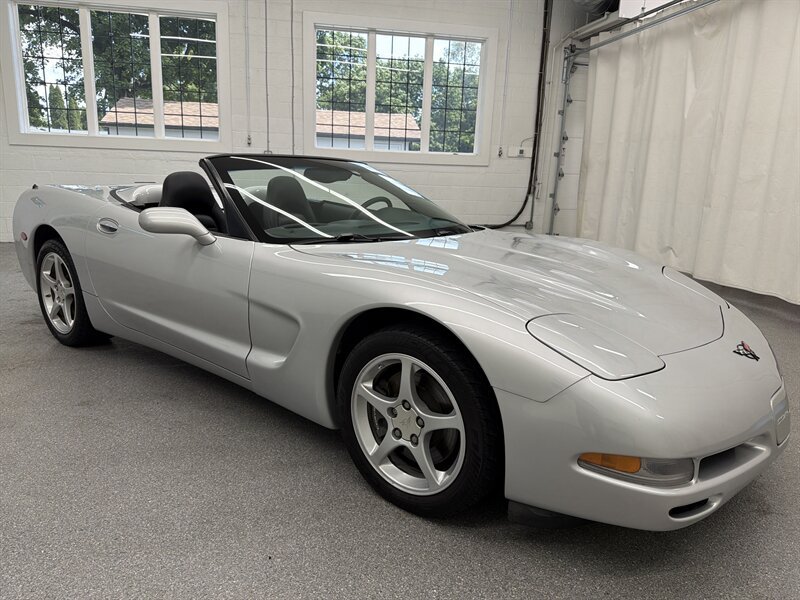 Used 2001 Chevrolet Corvette Convertible w/ Preferred Equipment Group1 RWD image 3