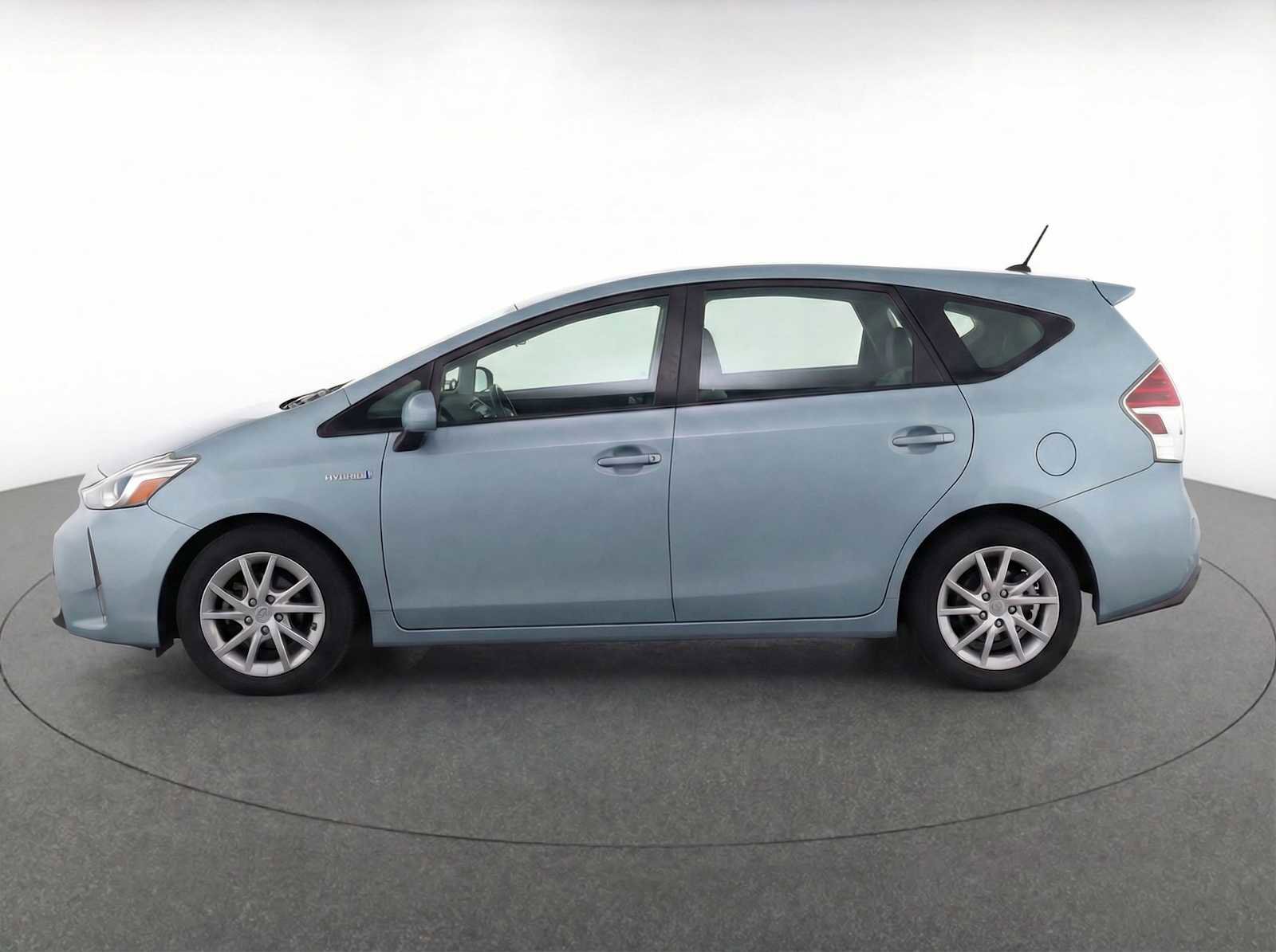 Used 2015 Toyota Prius V Three image 6