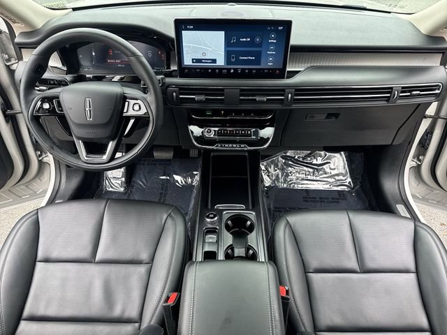 Used 2023 Lincoln Corsair AWD w/ Equipment Group 101A image 9