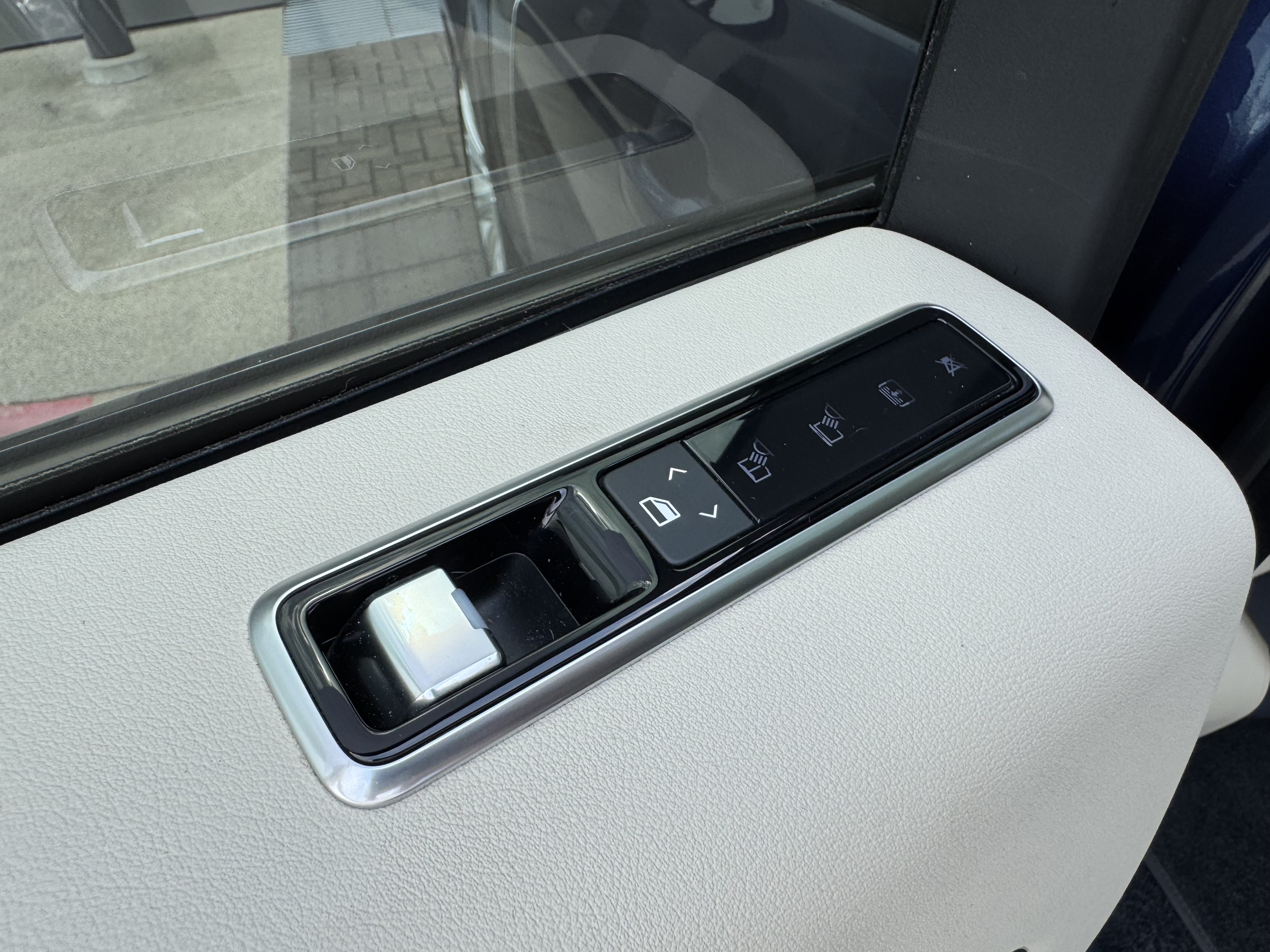 Used 2020 Land Rover Range Rover HSE AWD/4WD image 35
