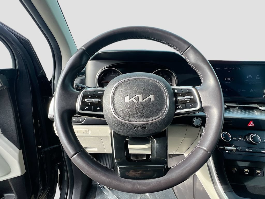 Used 2024 Kia Carnival LX FWD image 11
