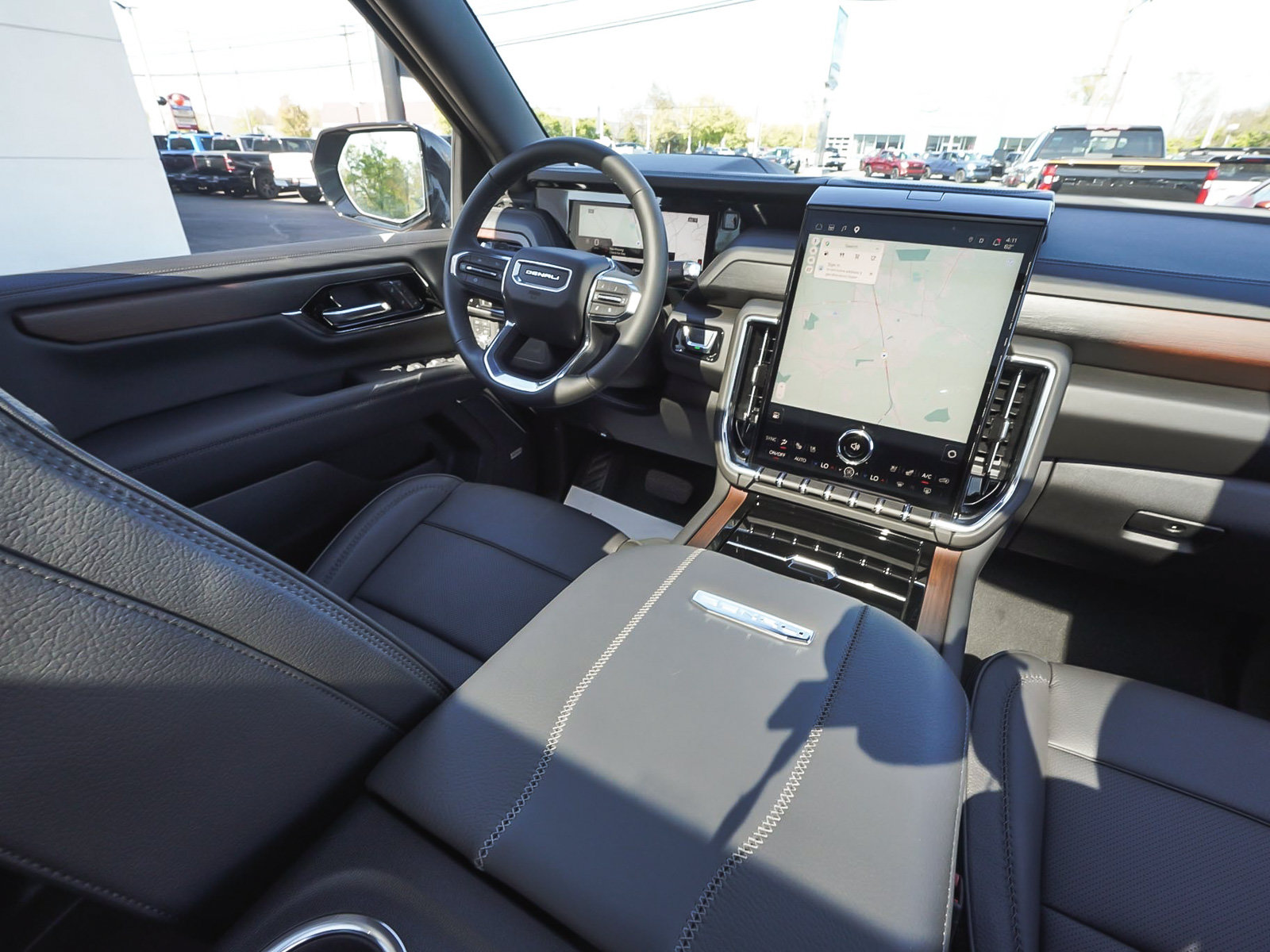 Used 2026 GMC Yukon XL Denali w/ Sun & Power Step Package AWD/4WD image 47